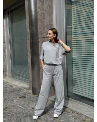 Костюм жіночий